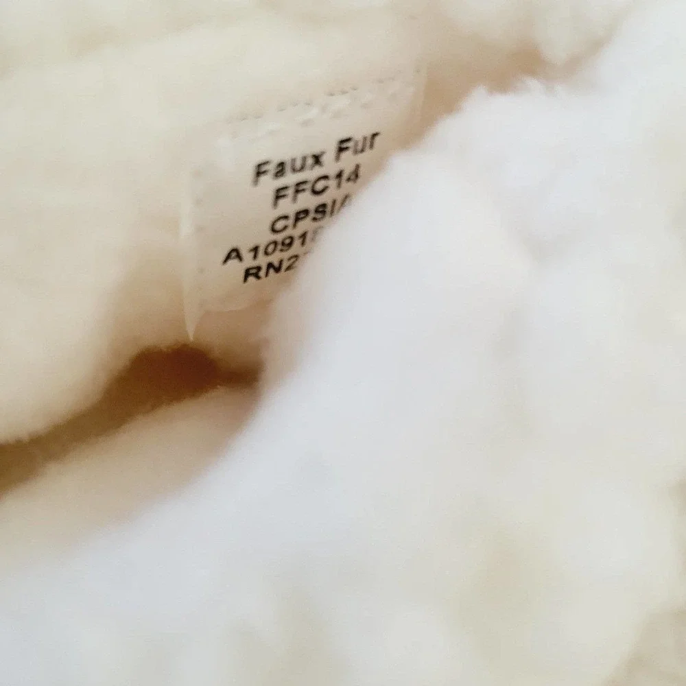 New faux fur 12-18M booties